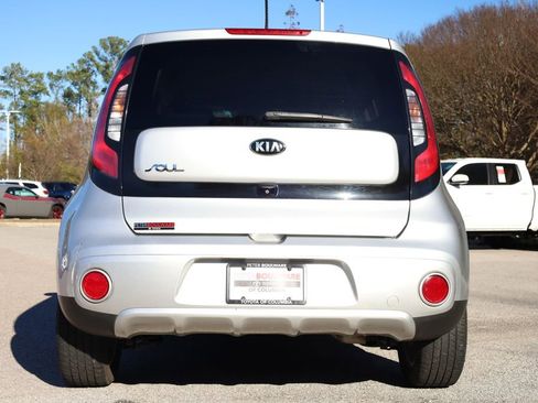 Used 2017 Kia Soul + image 13