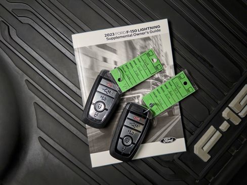 Used 2023 Ford F150 Lightning Platinum AWD/4WD image 24