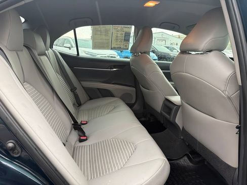 Used 2019 Toyota Camry SE FWD image 15