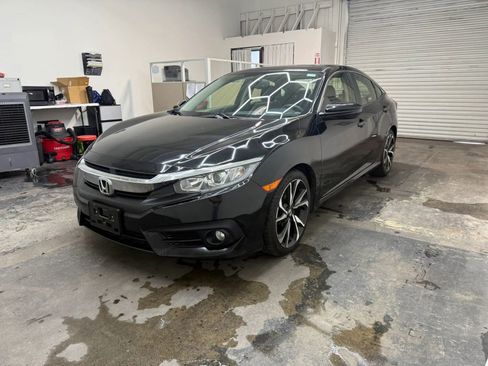 Used 2018 Honda Civic EX-L image 4