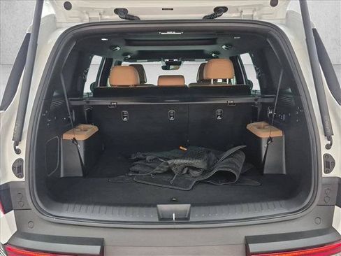 Used 2025 Hyundai Santa Fe Limited FWD image 6