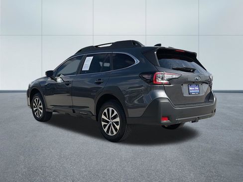 Used 2025 Subaru Outback Premium image 11