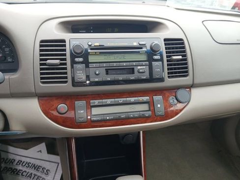 Used 2002 Toyota Camry XLE image 28