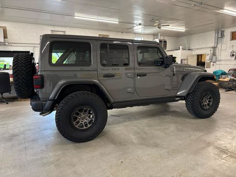 Used 2022 Jeep Wrangler Unlimited Rubicon w/ Xtreme Recon 35" Tire Package AWD/4WD image 4