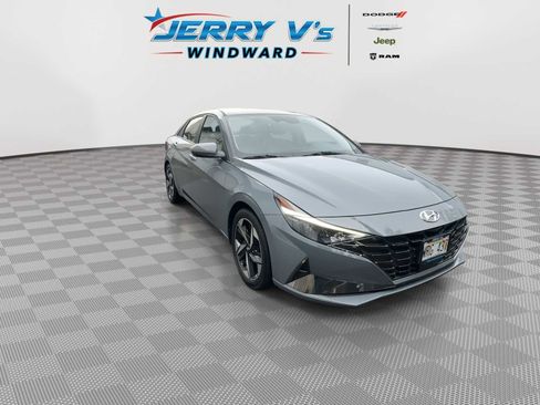 Used 2023 Hyundai Elantra Limited image 2