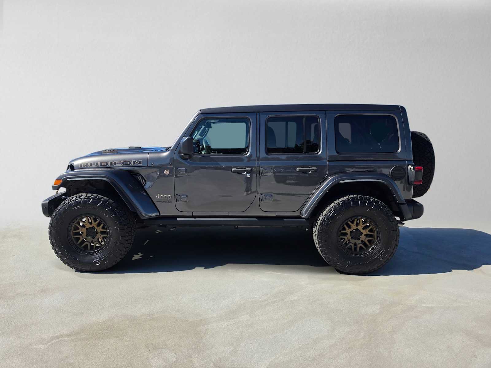 Used 2022 Jeep Wrangler Unlimited Rubicon w/ Xtreme Recon 35" Tire Package AWD/4WD image 6