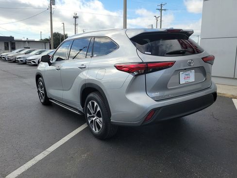 Used 2022 Toyota Highlander XLE image 4