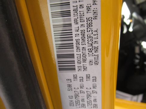 Used 2015 Jeep Wrangler Rubicon w/ Power Convenience Group image 19