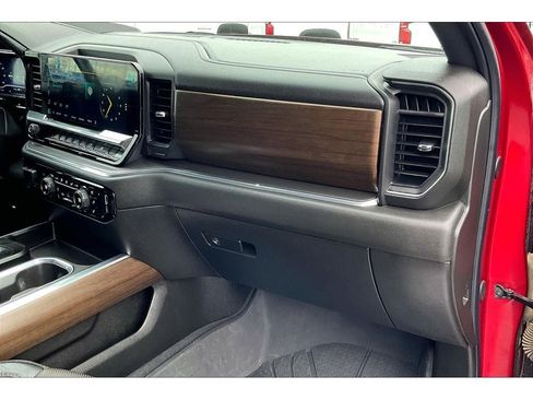 Used 2024 Chevrolet Silverado 1500 High Country w/ Technology Package image 17