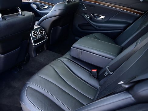 Used 2017 Mercedes-Benz S 550 Sedan image 10