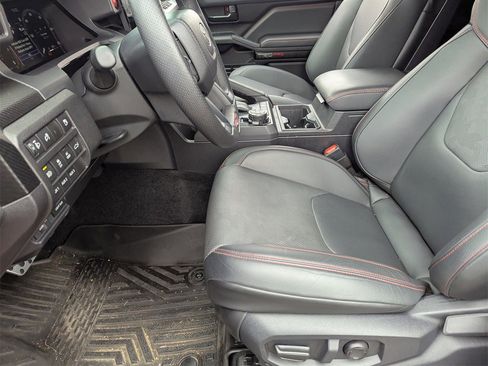 Used 2024 Toyota Tacoma TRD Pro image 31