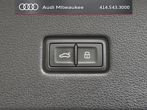 Used 2023 Audi Q8 Premium w/ Convenience Package AWD/4WD image 10