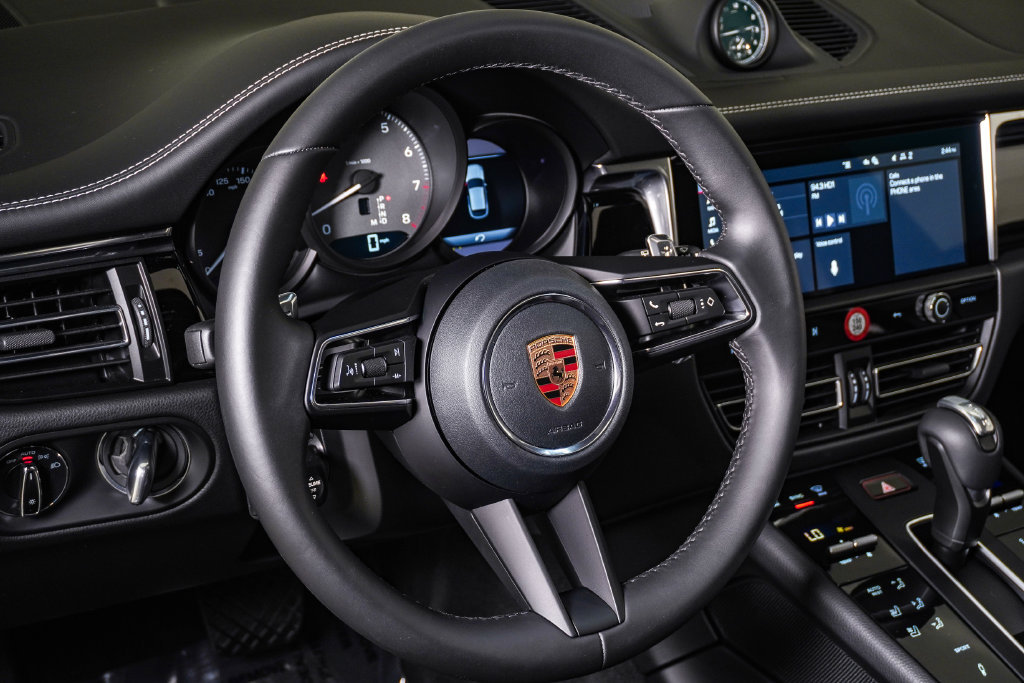 Certified 2026 Porsche Macan S AWD/4WD image 18