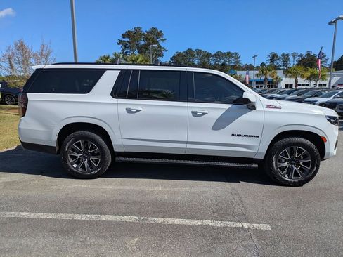 Used 2023 Chevrolet Suburban Z71 image 3
