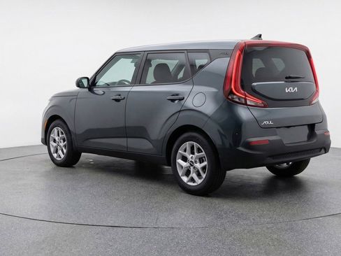 Used 2025 Kia Soul LX w/ LX Technology Package FWD image 5