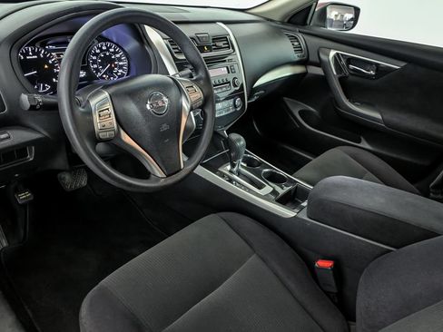 Used 2013 Nissan Altima 2.5 S FWD image 11