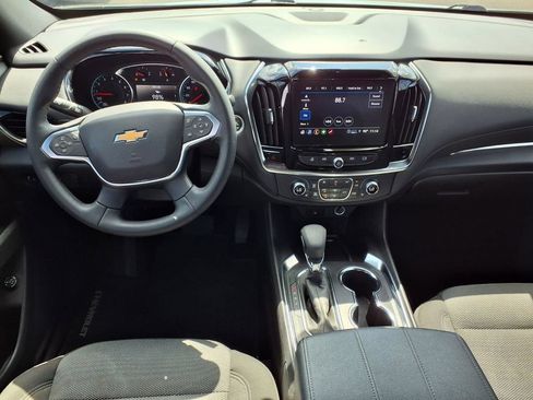 Used 2023 Chevrolet Traverse LT FWD image 13