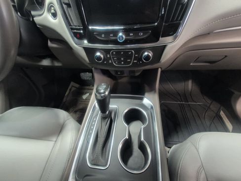 Used 2019 Chevrolet Traverse LT image 11
