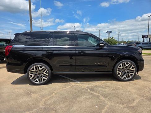 New 2026 Ford Expedition Platinum w/ Platinum Ultimate Package AWD/4WD image 4