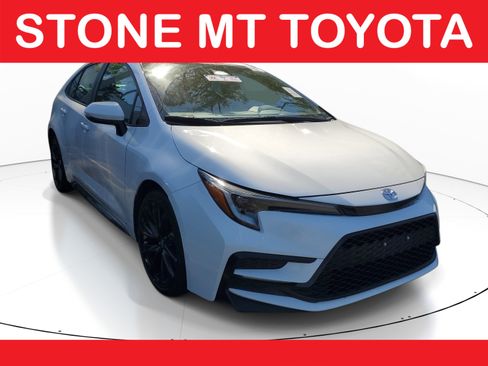 Used 2024 Toyota Corolla SE image 1
