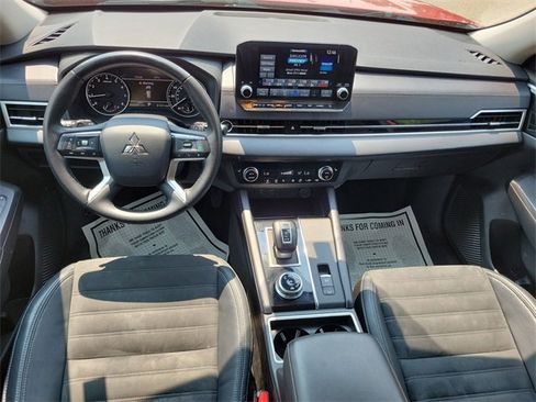 Used 2023 Mitsubishi Outlander SE Black Edition image 25