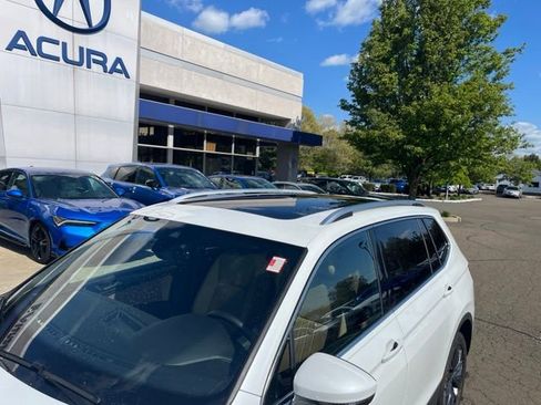 Used 2023 Volkswagen Tiguan SE AWD/4WD image 37