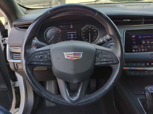 Used 2019 Cadillac XT4 Premium Luxury image 30