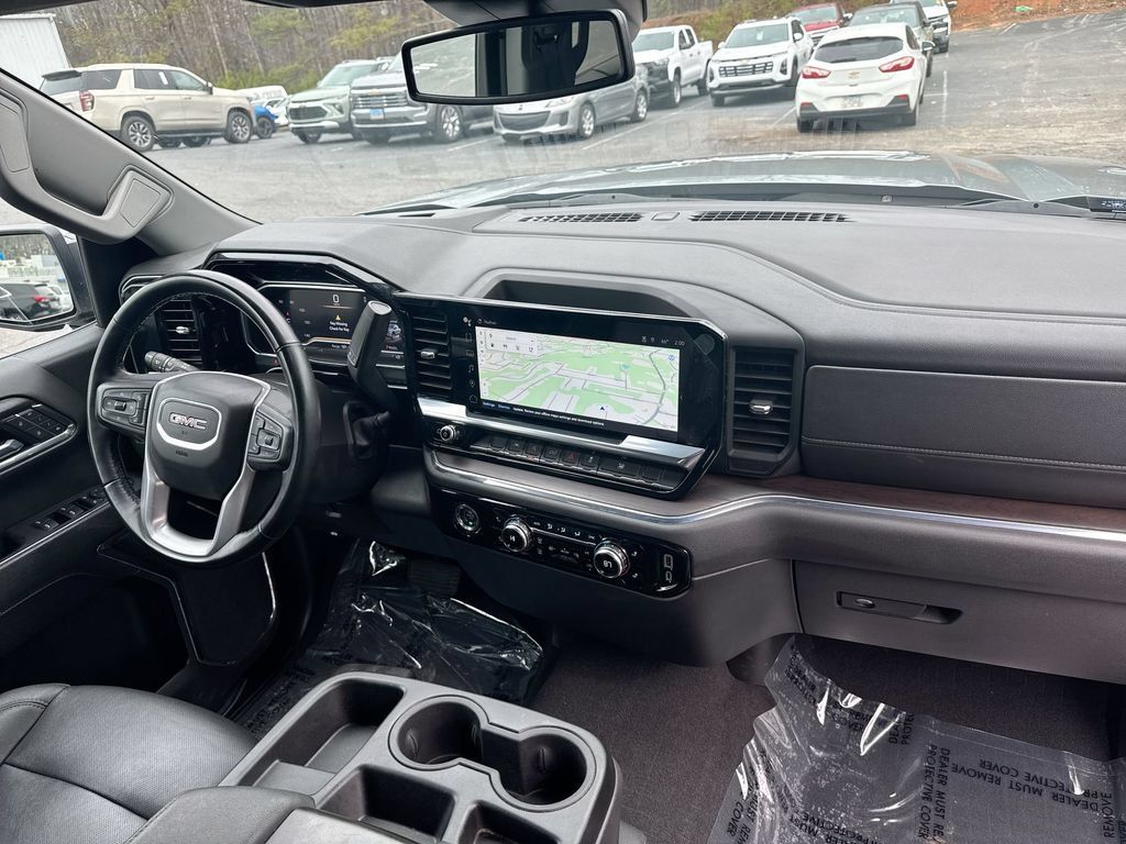 Used 2024 GMC Sierra 1500 SLT AWD/4WD image 30