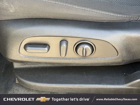 Used 2023 Chevrolet Traverse LT FWD image 30