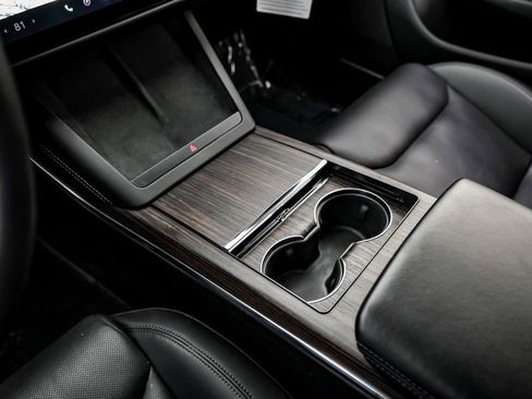 Used 2022 Tesla Model S Base image 24