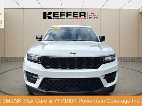 Certified 2023 Jeep Grand Cherokee Altitude AWD/4WD image 12