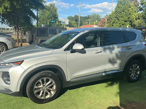 Used 2019 Hyundai Santa Fe SEL w/ Cargo Package AWD/4WD image 4