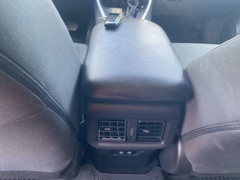 Used 2021 Toyota RAV4 XLE w/ Convenience Package image 13