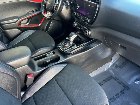 Used 2023 Kia Soul GT-Line w/ GT-Line Technology Package FWD image 17