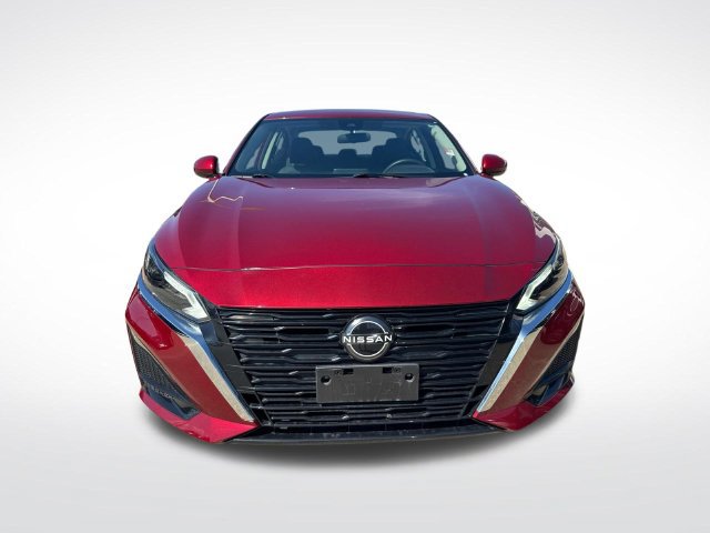 Used 2023 Nissan Altima 2.5 SV FWD image 2