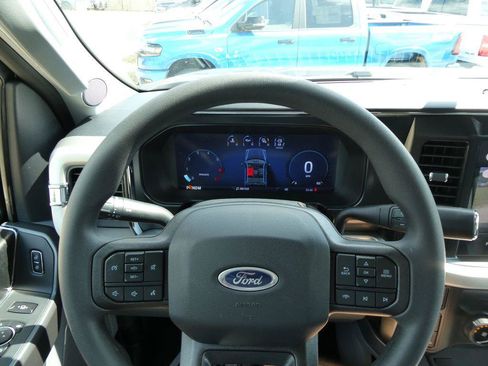 New 2026 Ford F250 XLT w/ XLT Premium Package AWD/4WD image 25