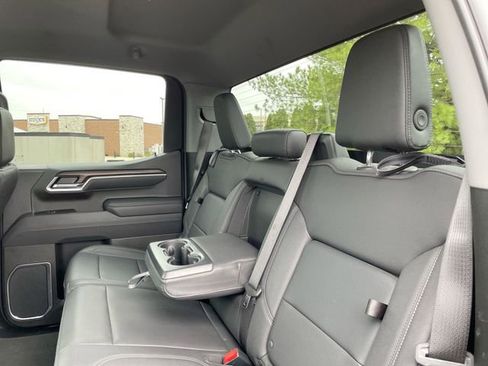 Used 2025 GMC Sierra 1500 SLT image 12