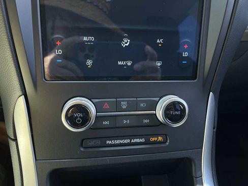 Used 2024 Ford Edge SE w/ Cargo Accessory Package AWD/4WD image 16