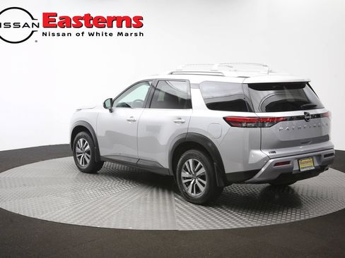 Used 2023 Nissan Pathfinder SL AWD/4WD image 65