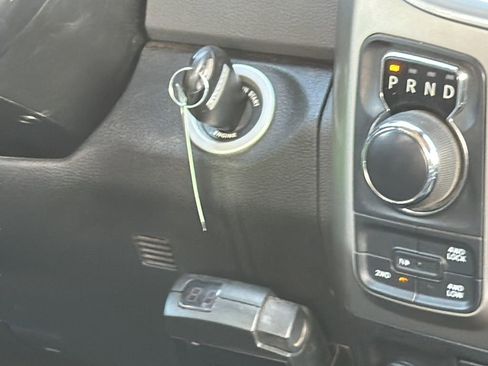 Used 2019 RAM 1500 Classic SLT w/ Luxury Group AWD/4WD image 23