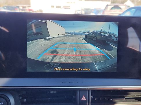 Used 2024 Toyota Prius Prime FWD image 21