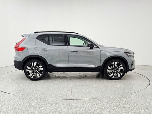 New 2026 Volvo XC40 B5 Ultra w/ Climate Package AWD/4WD image 4