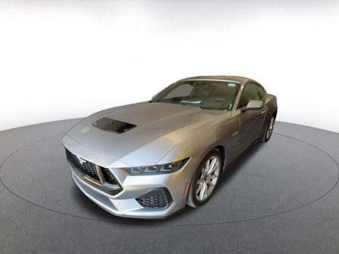 Used 2025 Ford Mustang GT Premium image 7