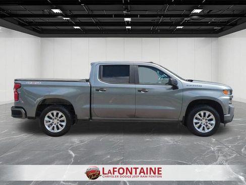 Used 2019 Chevrolet Silverado 1500 Custom w/ Custom Value Package AWD/4WD image 6