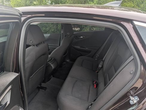 Used 2020 Chevrolet Malibu LS FWD image 4