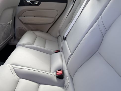 Certified 2023 Volvo XC60 T8 Ultimate image 18