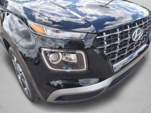 New 2026 Hyundai Venue SEL FWD image 32