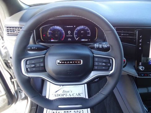 Used 2025 Jeep Wagoneer Series II image 17