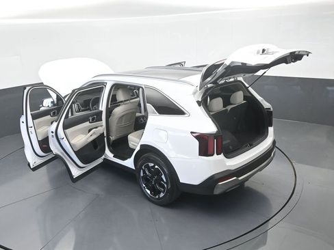 Used 2024 Kia Sorento S w/ Panoramic Sunroof Package FWD image 69