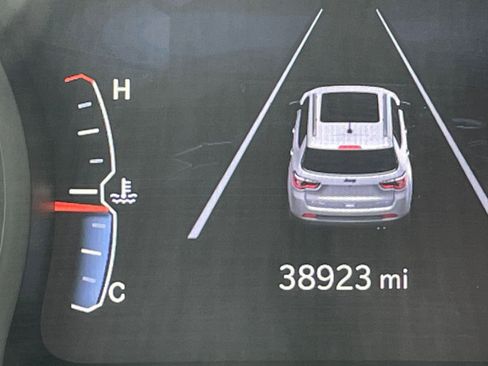 Used 2025 Jeep Compass Limited image 41